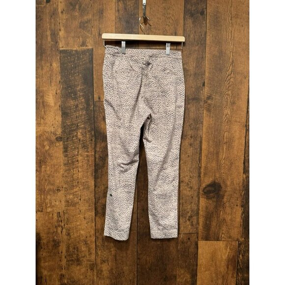 Lululemon Jet Crop Slim Dottie Dash Grain Size 4 EUC - Picture 3 of 5